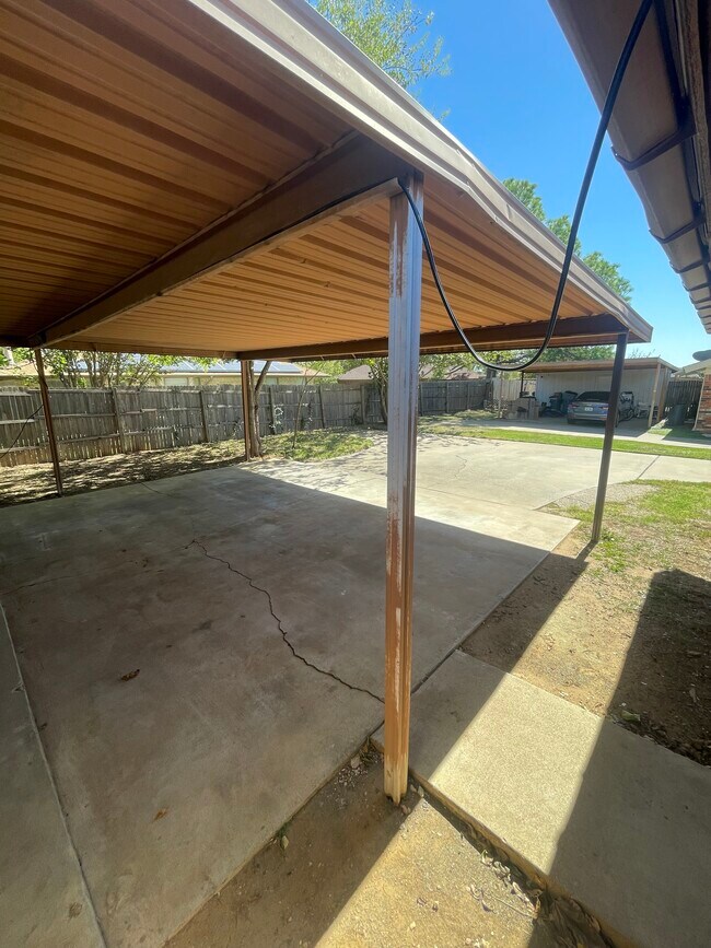 Building Photo - 7036 Crosstimbers Ln