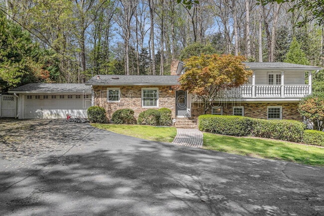 Building Photo - 2570 Northside Dr NW