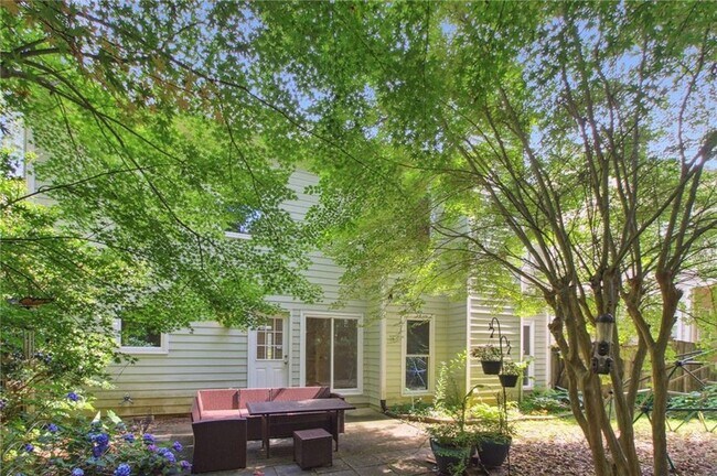 Building Photo - 2979 Rosebrook Dr