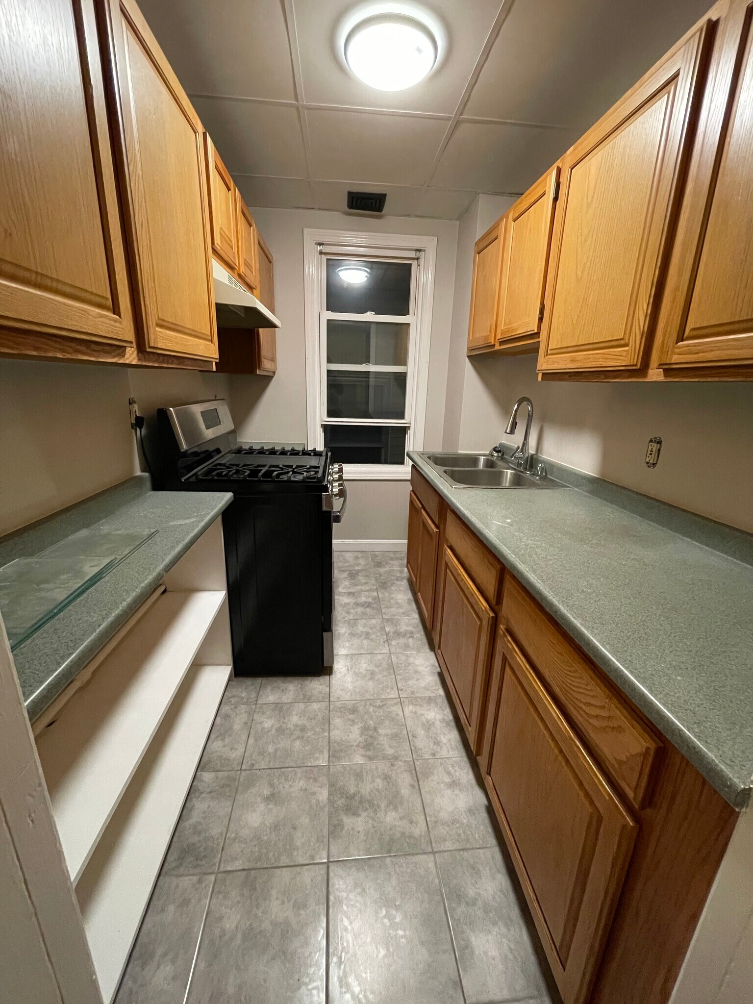 Building Photo - 216 Hope St