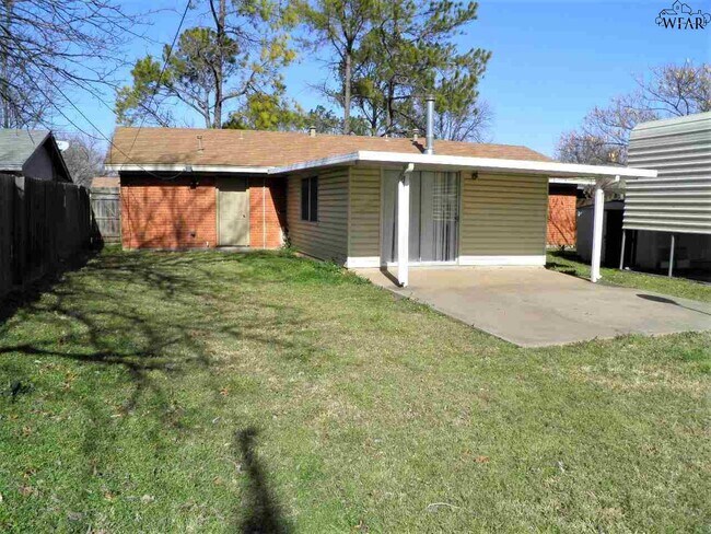 Building Photo - 4717 N Shore Dr