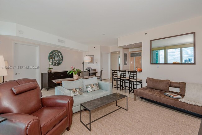 Building Photo - 1000 South Pointe Dr