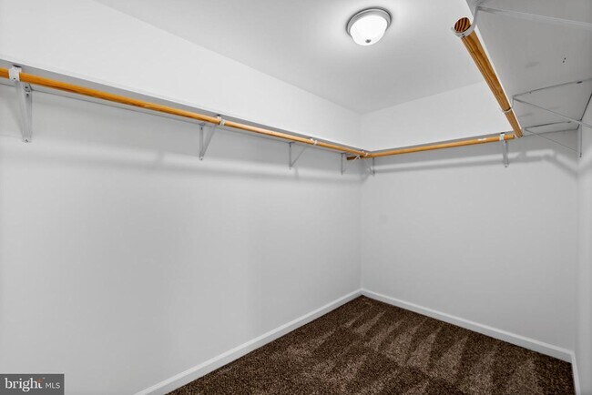 Building Photo - 10422 Floral Dr