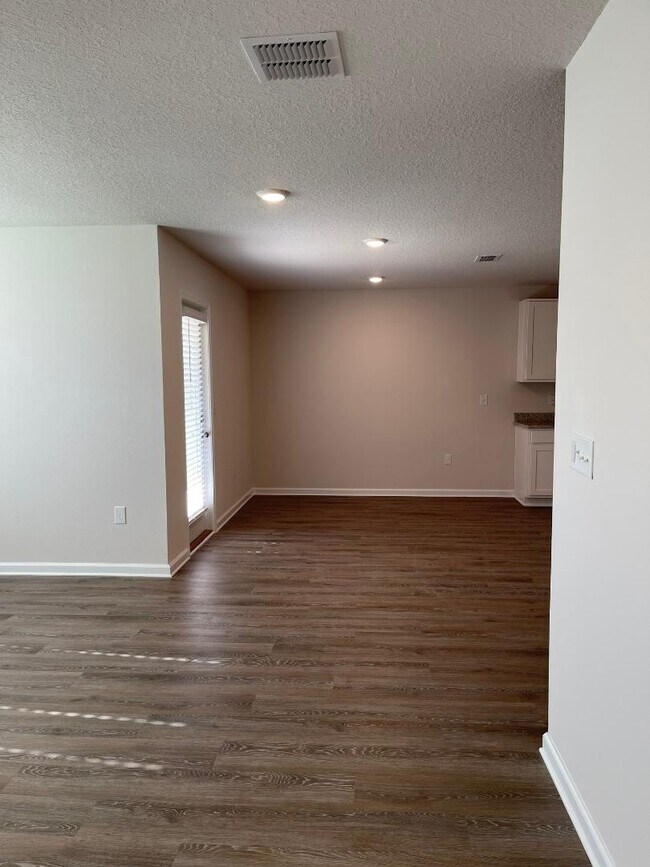 Building Photo - 3994 Whitetail Ln