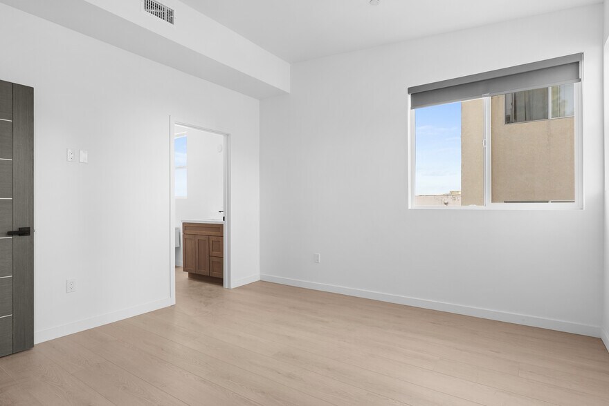 Building Photo - 8730 Etiwanda Ave