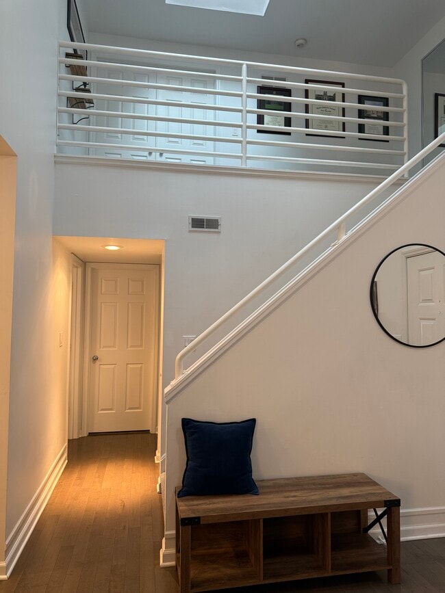 Building Photo - 4444 Lindell Blvd