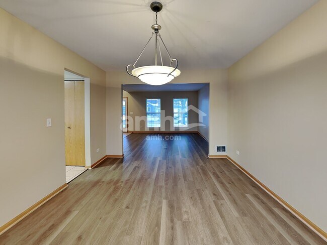 Building Photo - 20863 Brentwood Ct