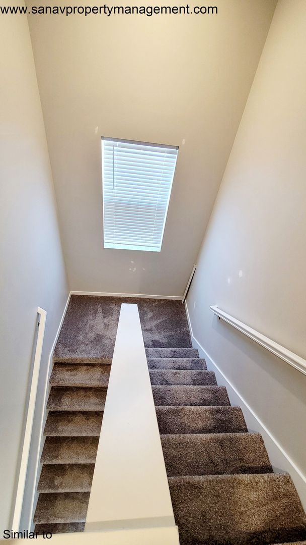 Building Photo - Fantastic Single-Family Home w/ 3 Car Garage - Ankeny