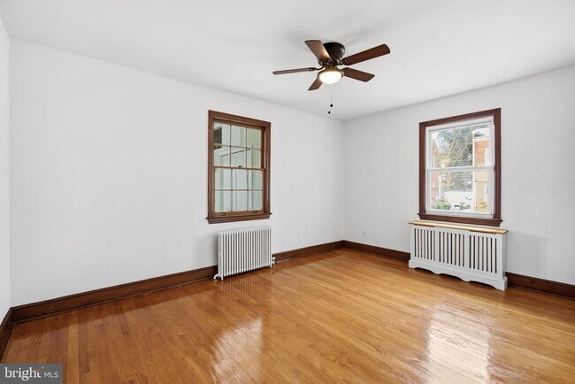 Building Photo - 4026 9th St NE