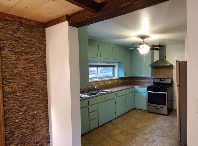 Primary Photo - 945 Agua Fria St