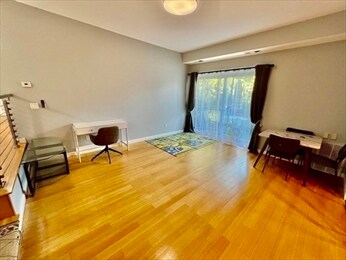 Building Photo - 57 Broadlawn Park