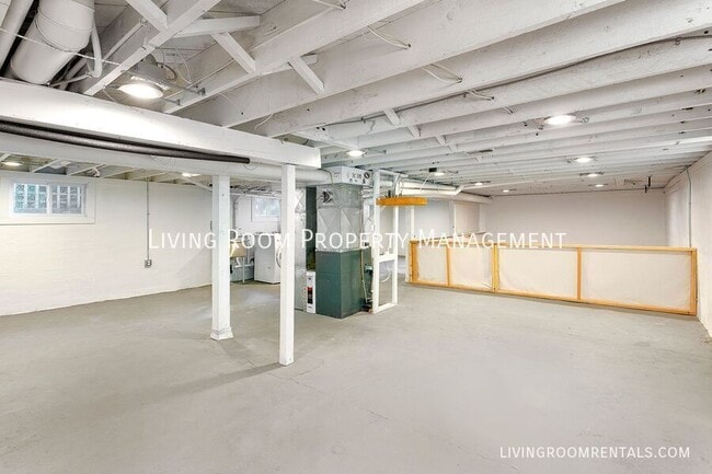 Building Photo - 5119 NE 27th Ave