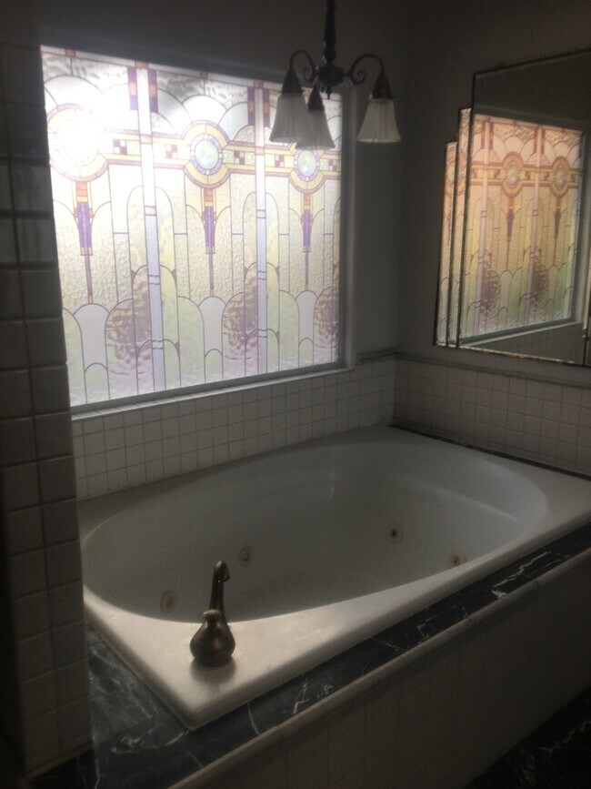 Building Photo - 2308 Canyon View Rd