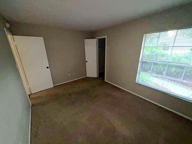 Building Photo - 1311 Alfonzo Cir