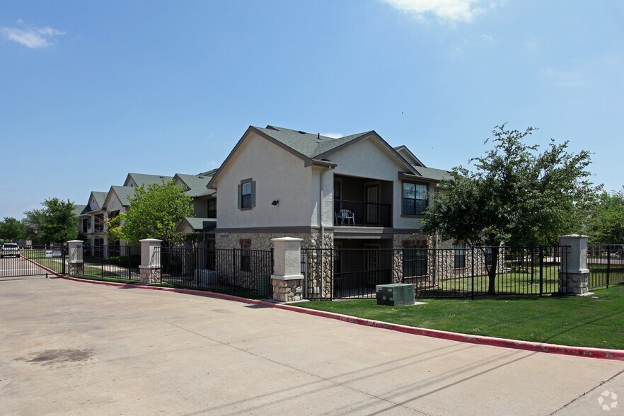 Building Photo - Park at Rolling Hills Apartments