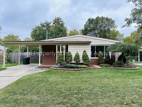 Building Photo - Oak Park Mid-Century Modern Beauty!