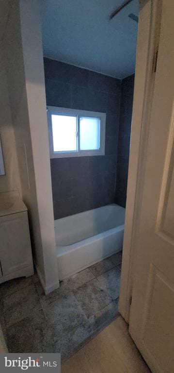 Building Photo - 939 W Pine St