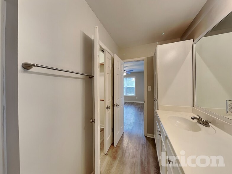 Building Photo - 125 Torrington Ave