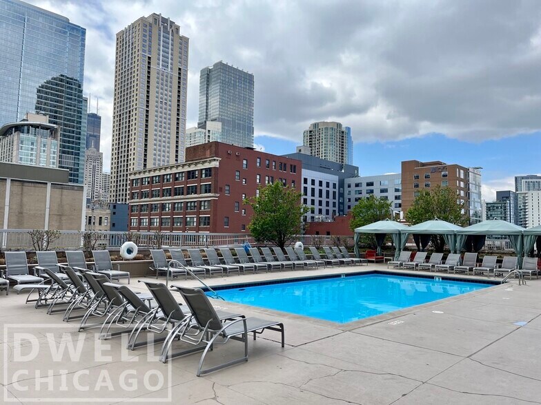 Building Photo - 545 N Dearborn St