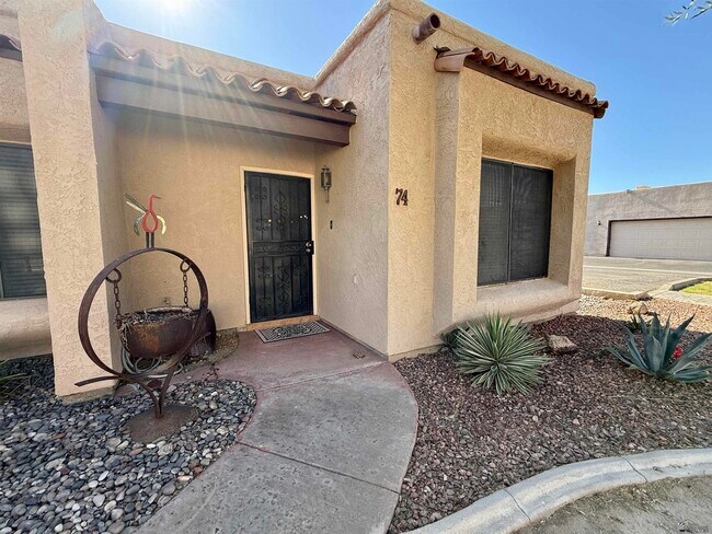 Building Photo - 11367 S Phoenix Dr