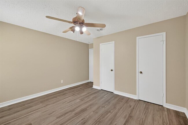 Building Photo - 6906 Pembrough Ln