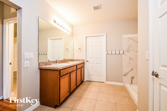 Building Photo - 1143 SW 47th St