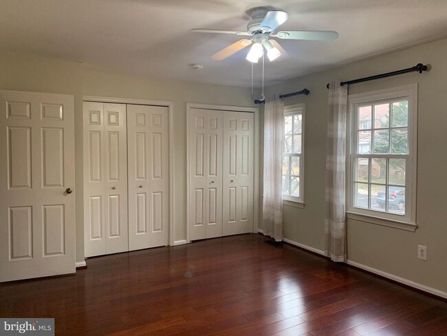 Building Photo - 3027 Mozart Dr