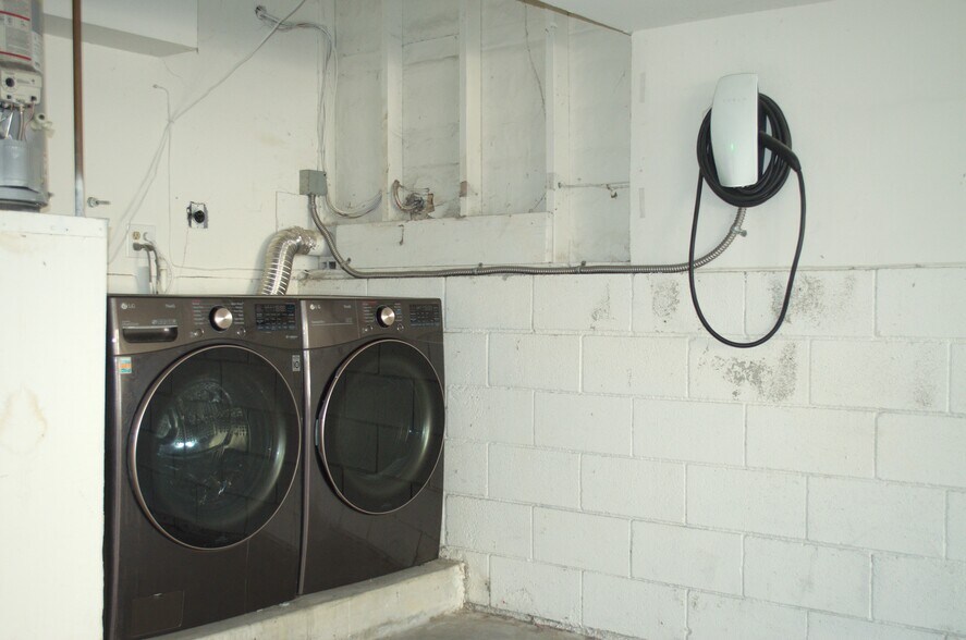 Building Photo - 22234 Miston Dr