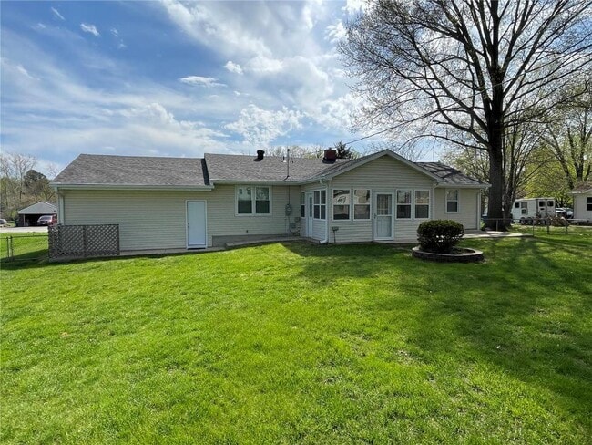 Building Photo - 433 Essen Ln