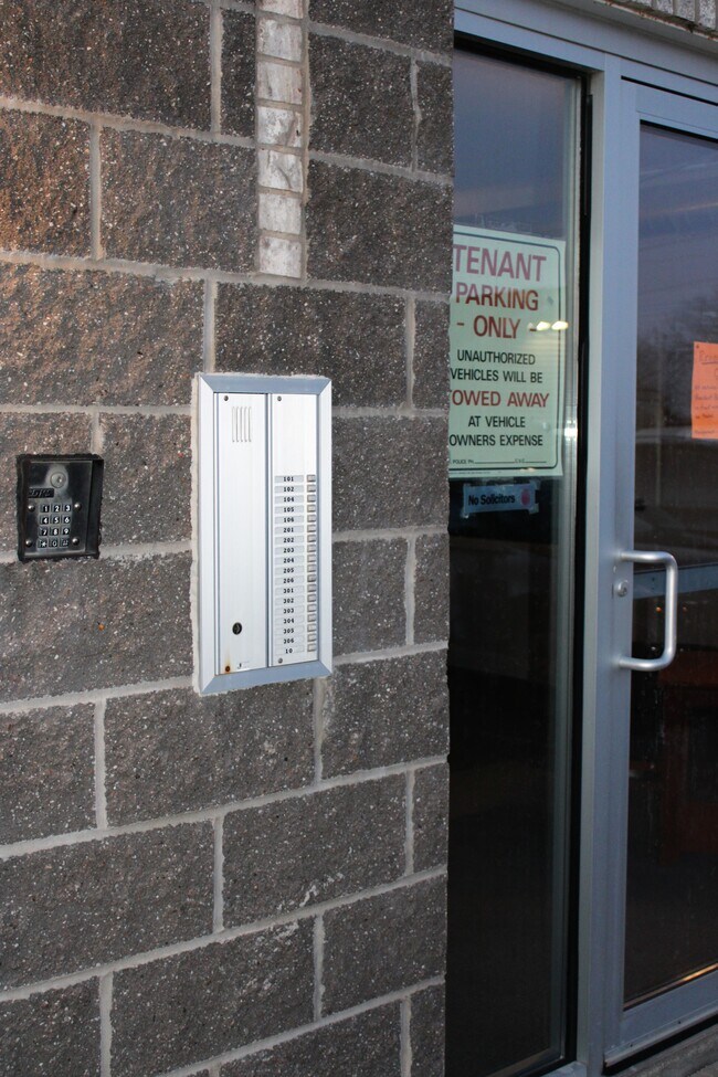 Building Photo - 4511 Twain Cir