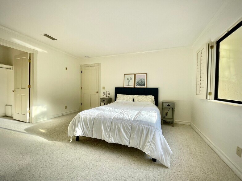 Building Photo - 12927 Guacamayo Ct