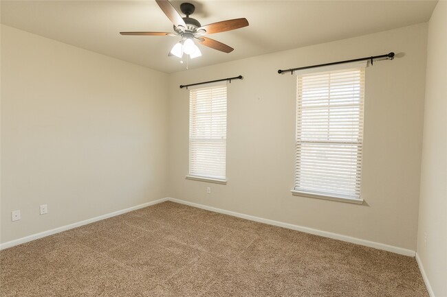 Building Photo - 2703 Osprey Ln