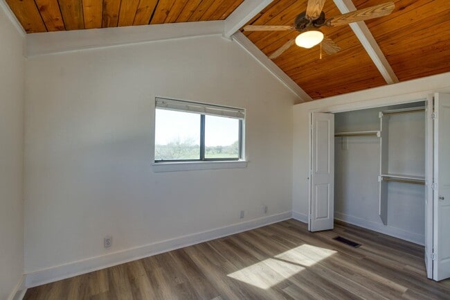 Building Photo - 758 Sandy Mountain Dr