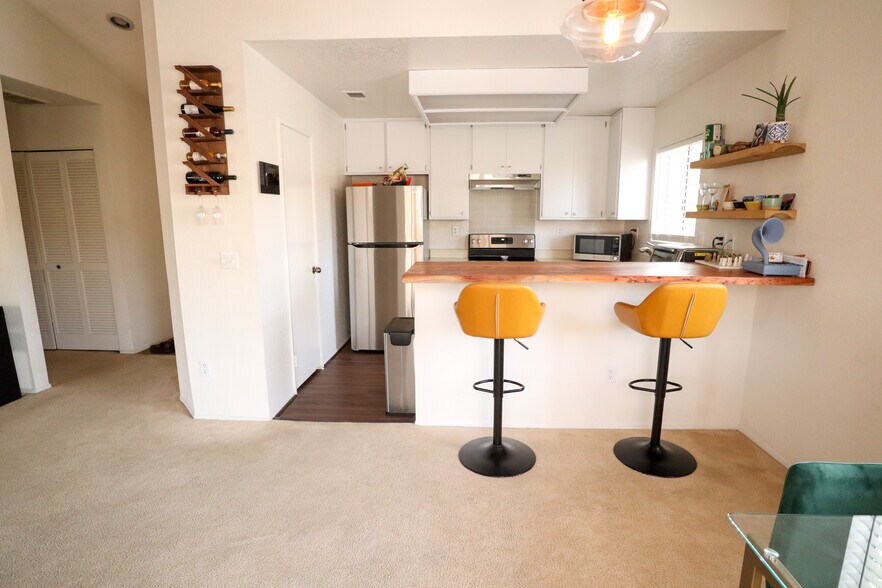 Building Photo - 11317 Avenida De Los Lobos