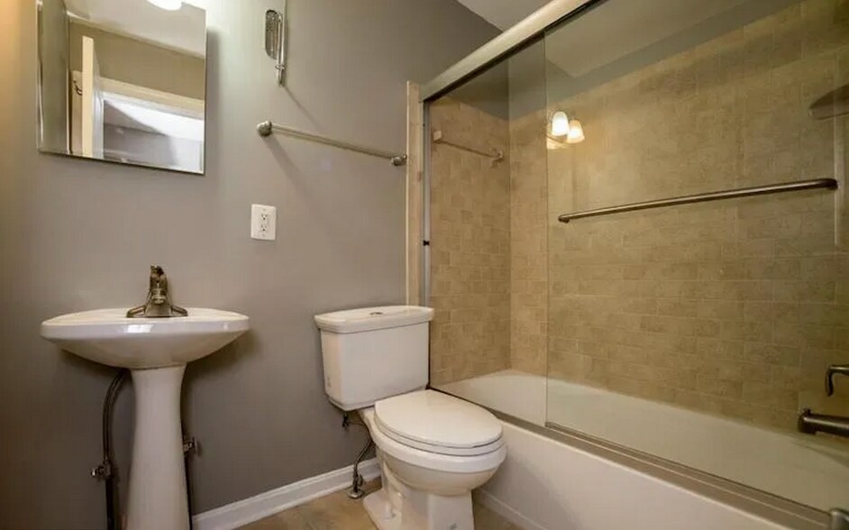 Building Photo - 3109 Naylor Rd SE