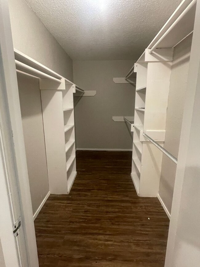 Building Photo - Walking Distance to Lake Arlington 2/2