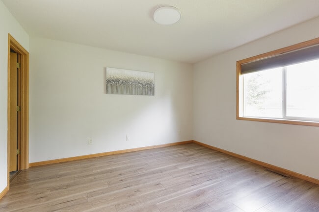 Building Photo - 22075 Red Oak Dr