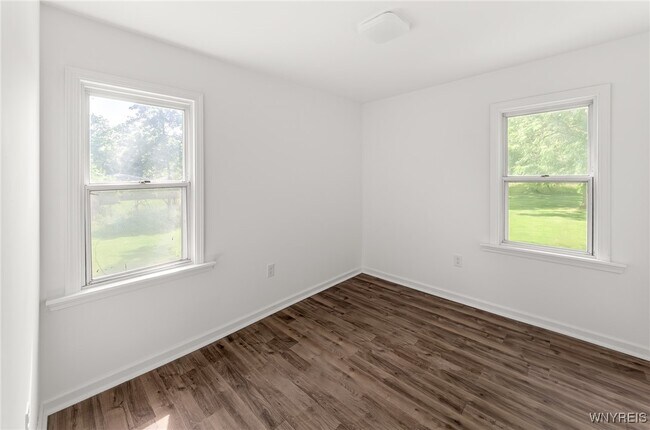 Building Photo - 8521 Sheridan Dr