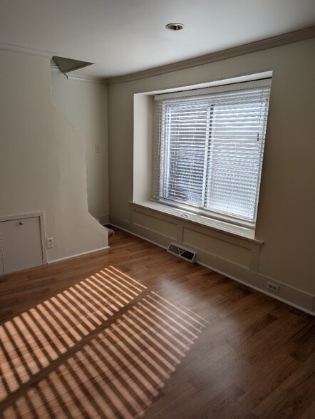 Building Photo - 14837 Keating Ave