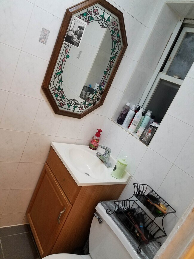 Building Photo - 9007 70th Dr