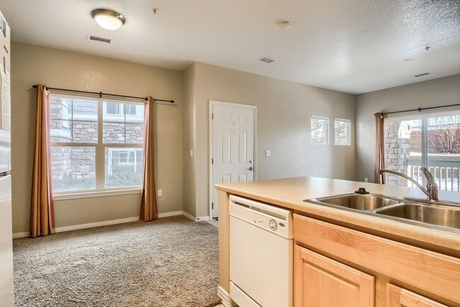 Building Photo - Nice 1 bedroom Condo in Parker