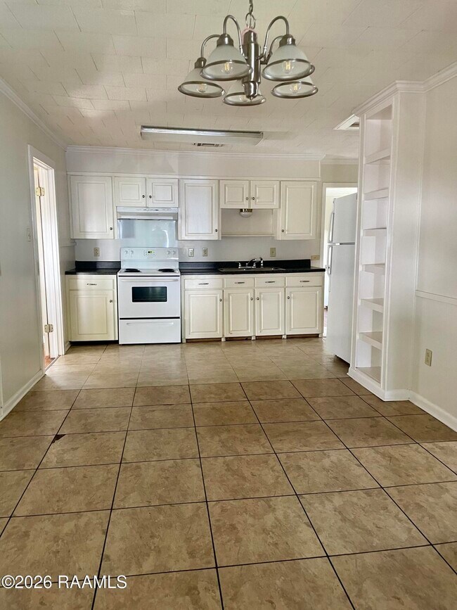 Building Photo - 135 Oswald St