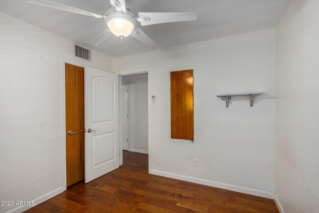 Building Photo - 7340 N 7th Ave