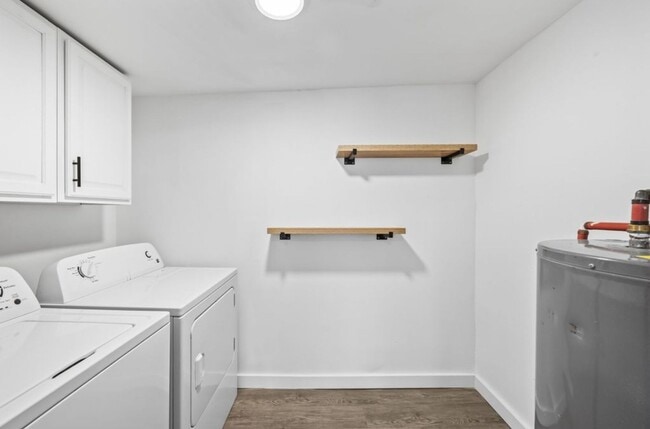 Building Photo - Charming 2BR Lebanon Home with Modern Updates & Large Yard