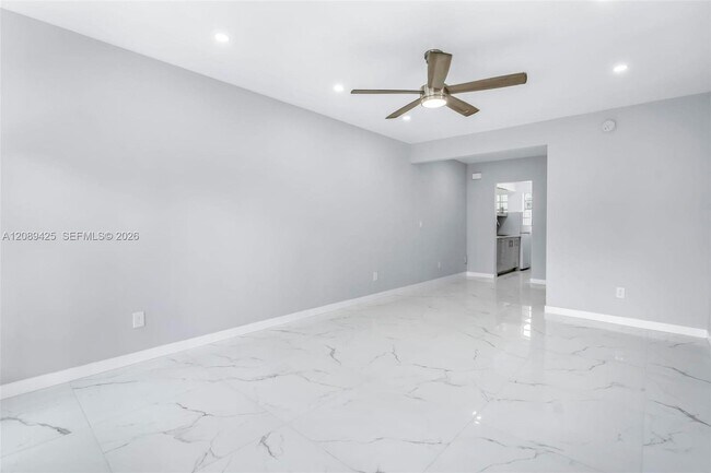 Building Photo - 635 8th St