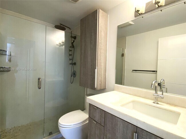 Building Photo - 1408 Brickell Bay Dr