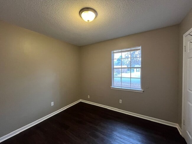 Building Photo - Renovated 3 Bedroom 1 Bath Home with 1 Car Carport for Rent!