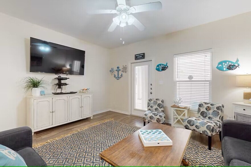 Building Photo - 14810 Leeward Dr
