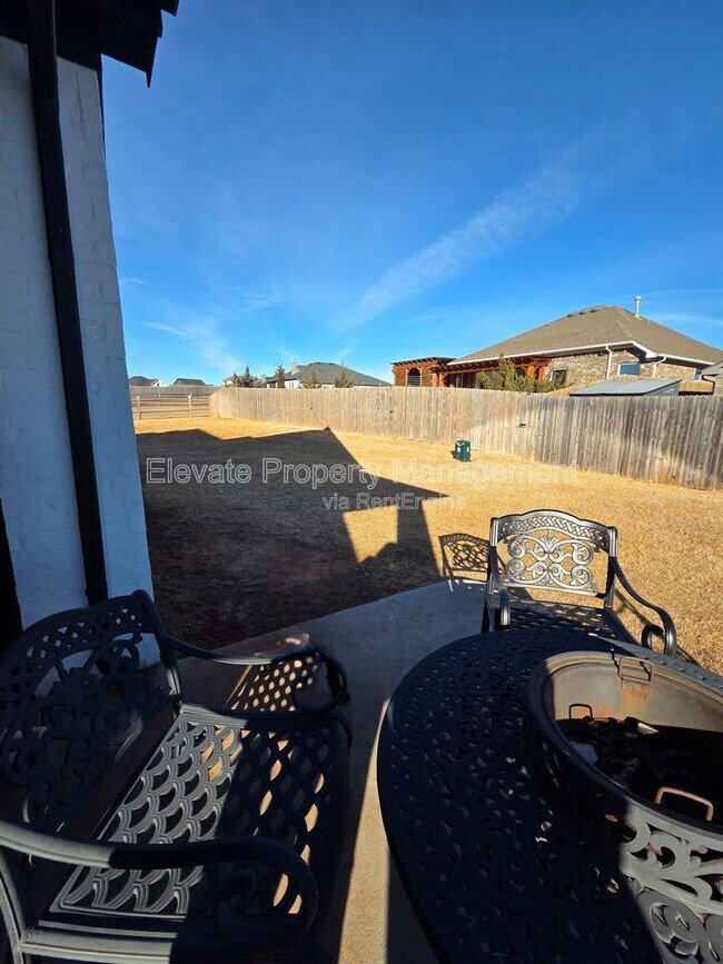 Building Photo - 1101 Sawmill Rd