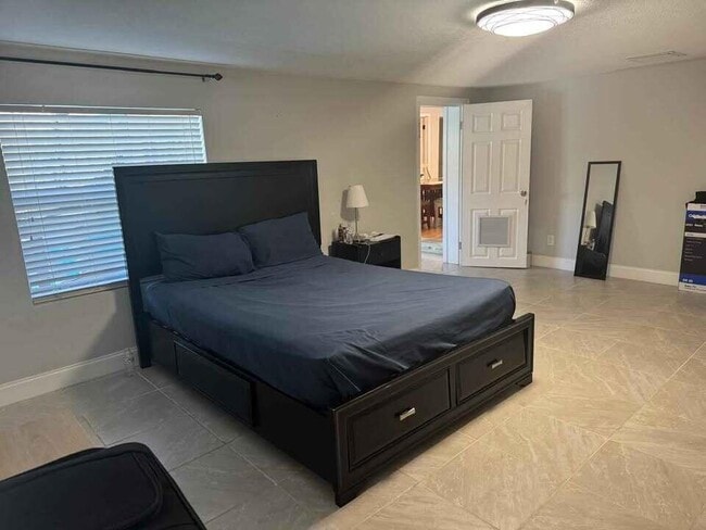 Building Photo - 703 Ulrich Rd